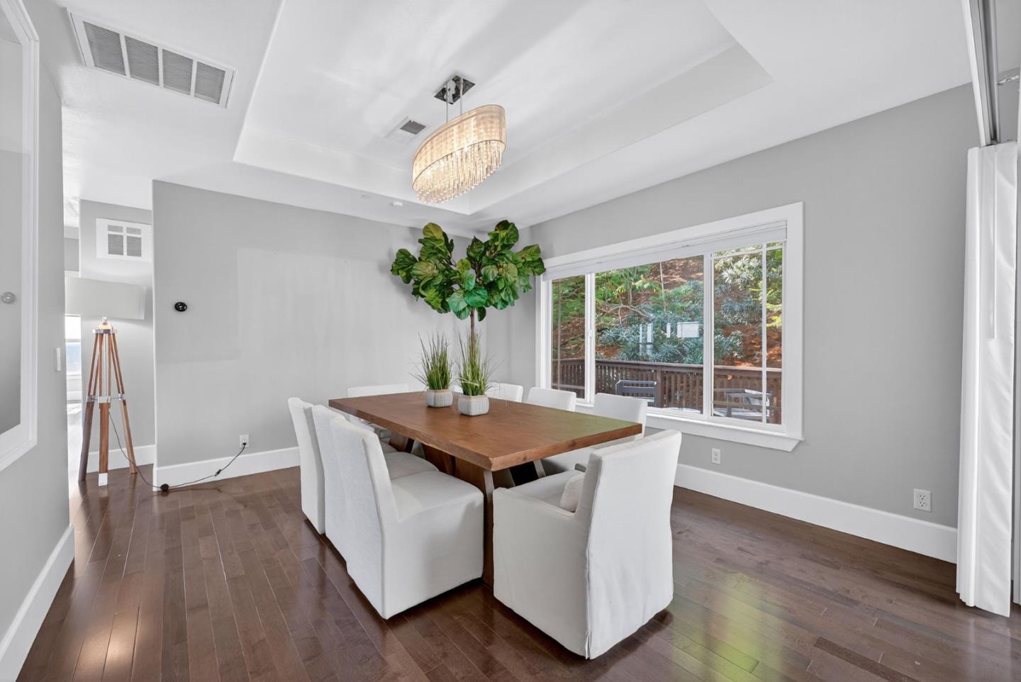 Detail Gallery Image 22 of 105 For 58 Hillcrest Rd, San Carlos,  CA 94070 - 4 Beds | 3/1 Baths