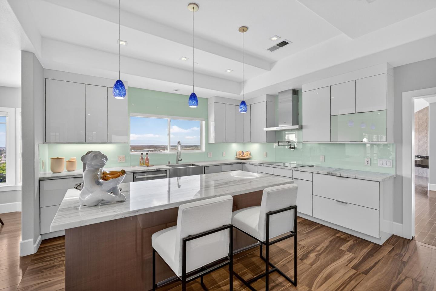 Detail Gallery Image 24 of 105 For 58 Hillcrest Rd, San Carlos,  CA 94070 - 4 Beds | 3/1 Baths