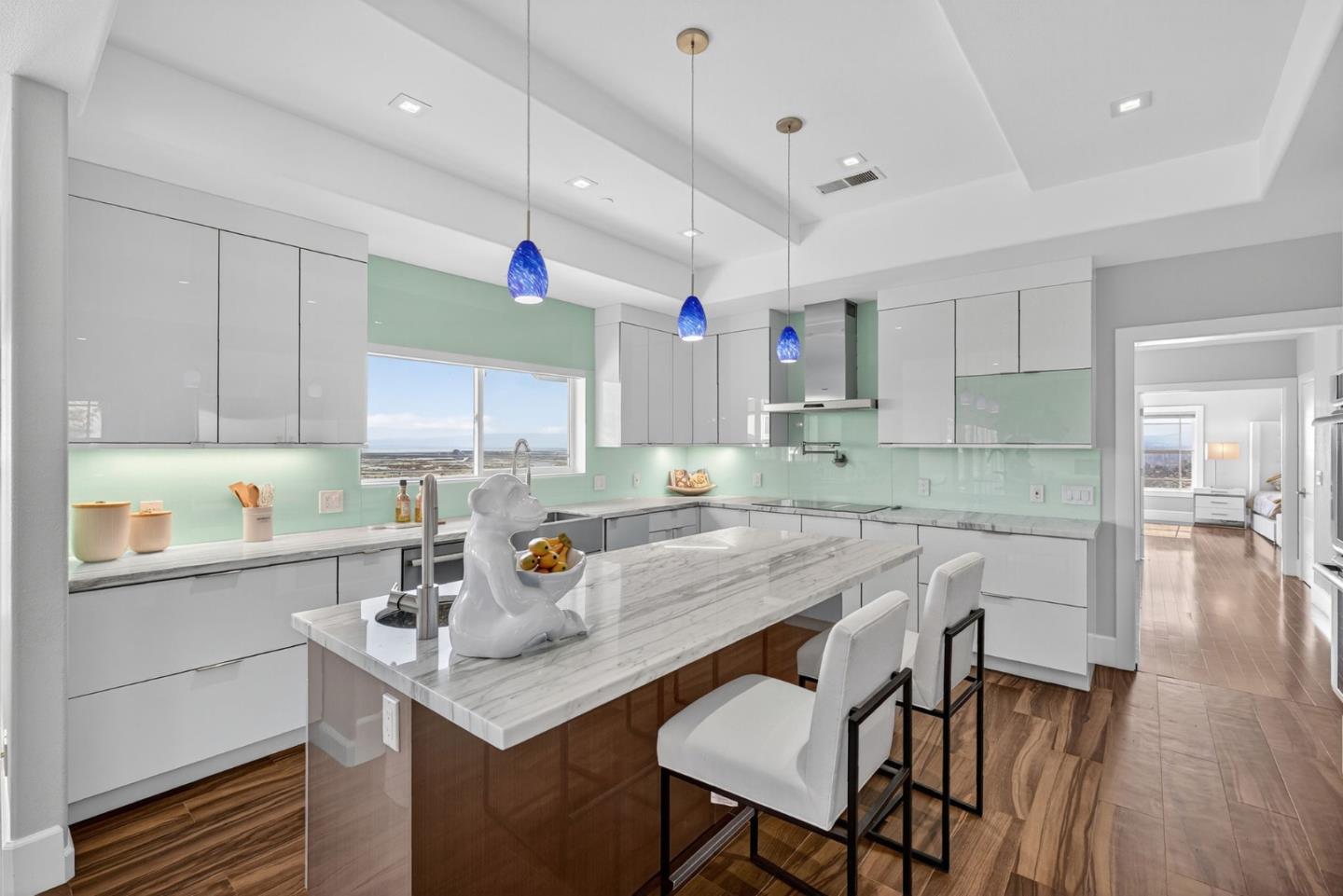 Detail Gallery Image 25 of 105 For 58 Hillcrest Rd, San Carlos,  CA 94070 - 4 Beds | 3/1 Baths