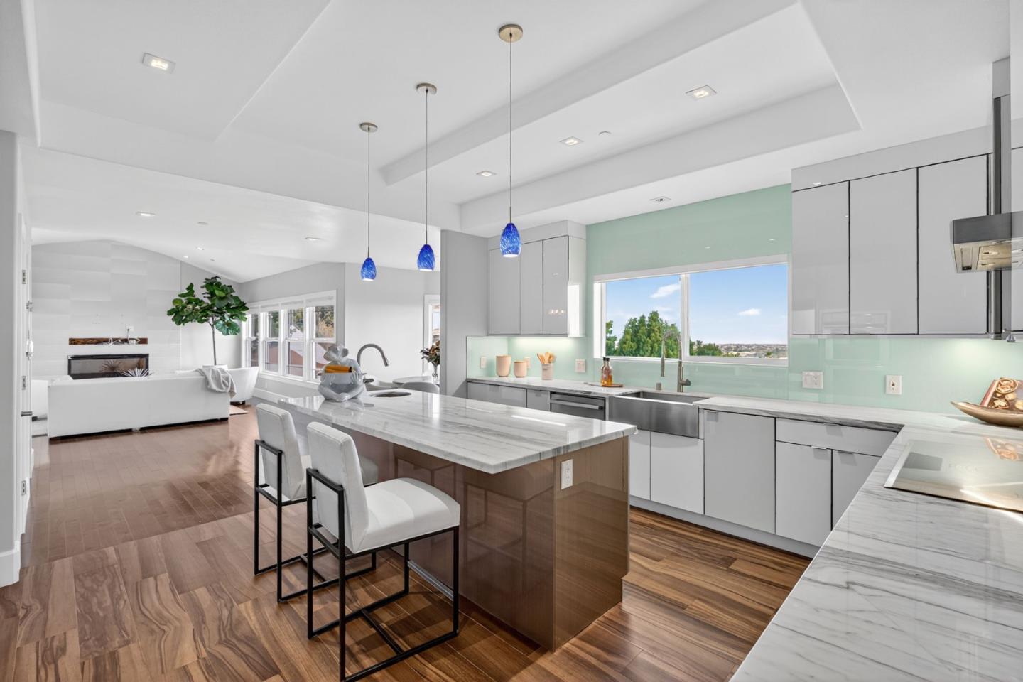 Detail Gallery Image 27 of 105 For 58 Hillcrest Rd, San Carlos,  CA 94070 - 4 Beds | 3/1 Baths