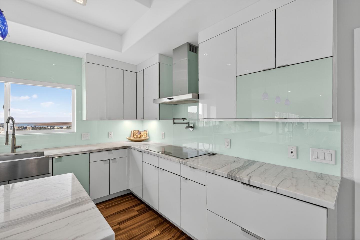 Detail Gallery Image 28 of 105 For 58 Hillcrest Rd, San Carlos,  CA 94070 - 4 Beds | 3/1 Baths