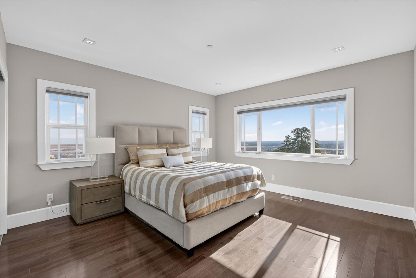 Detail Gallery Image 59 of 105 For 58 Hillcrest Rd, San Carlos,  CA 94070 - 4 Beds | 3/1 Baths