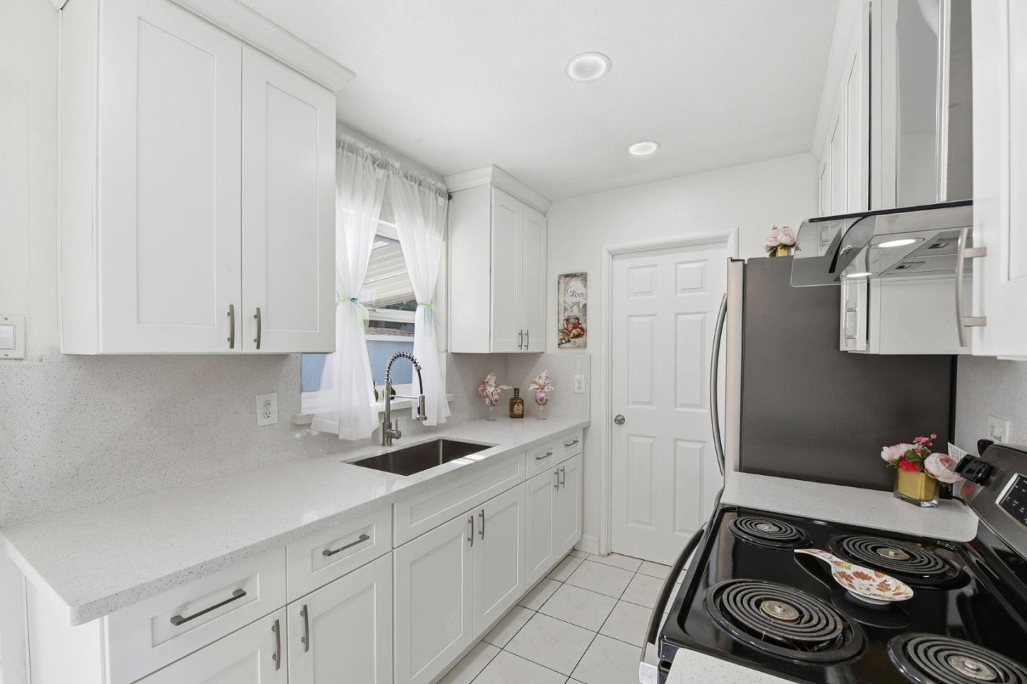 Detail Gallery Image 10 of 30 For 3382 Mount Wilson Dr, San Jose,  CA 95127 - 2 Beds | 1 Baths