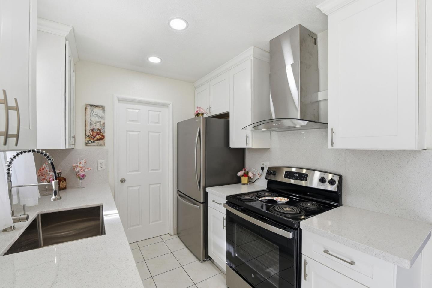 Detail Gallery Image 11 of 30 For 3382 Mount Wilson Dr, San Jose,  CA 95127 - 2 Beds | 1 Baths