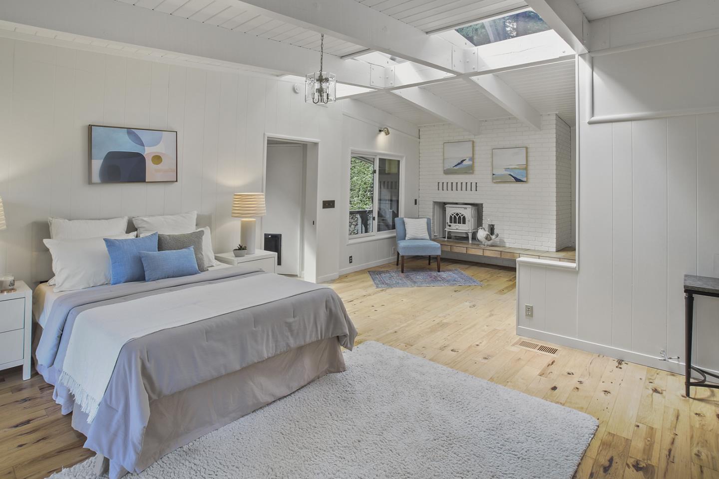 Detail Gallery Image 14 of 43 For 320 Grandview Dr, Woodside,  CA 94062 - 4 Beds | 3 Baths