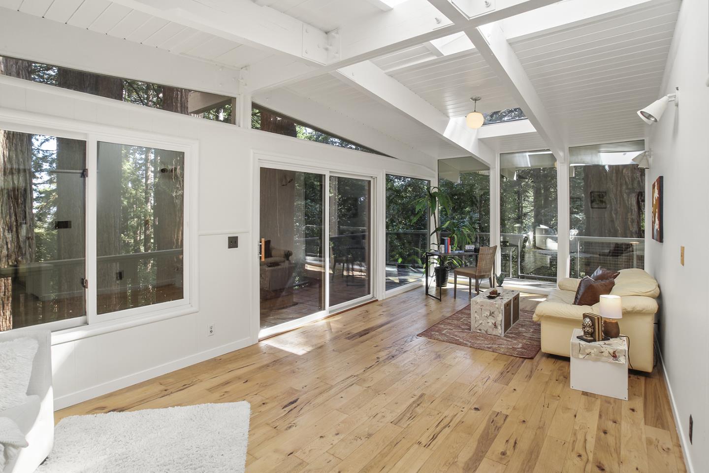 Detail Gallery Image 17 of 43 For 320 Grandview Dr, Woodside,  CA 94062 - 4 Beds | 3 Baths