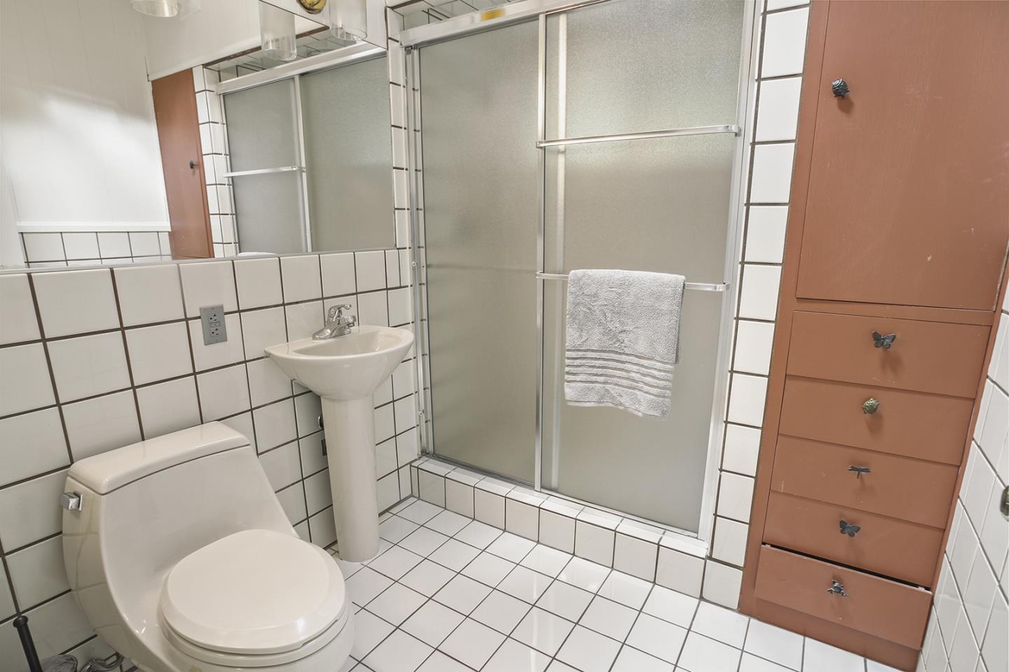 Detail Gallery Image 18 of 43 For 320 Grandview Dr, Woodside,  CA 94062 - 4 Beds | 3 Baths