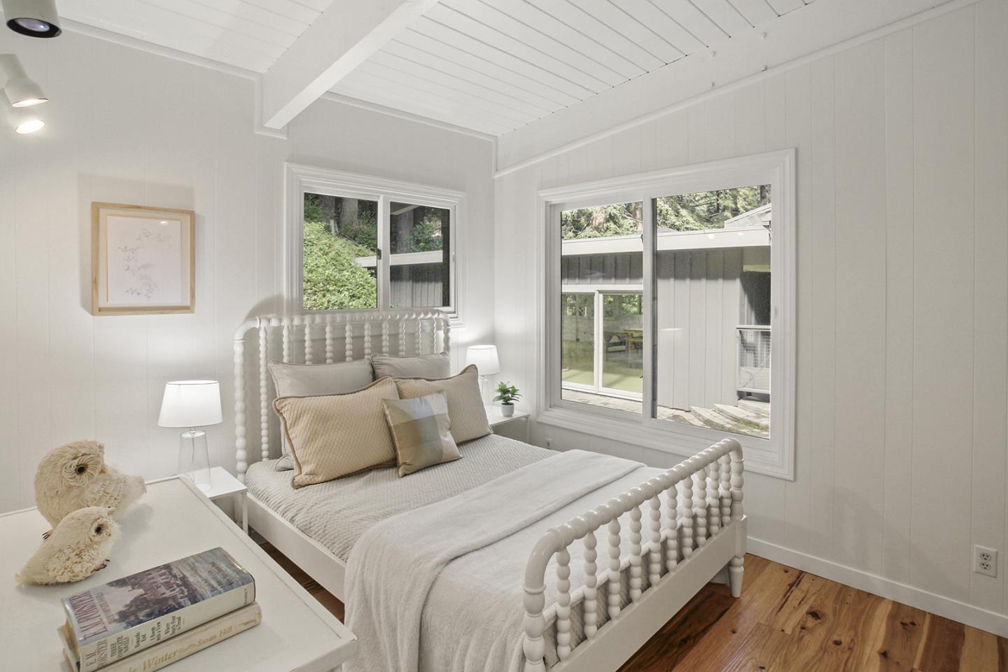 Detail Gallery Image 19 of 43 For 320 Grandview Dr, Woodside,  CA 94062 - 4 Beds | 3 Baths