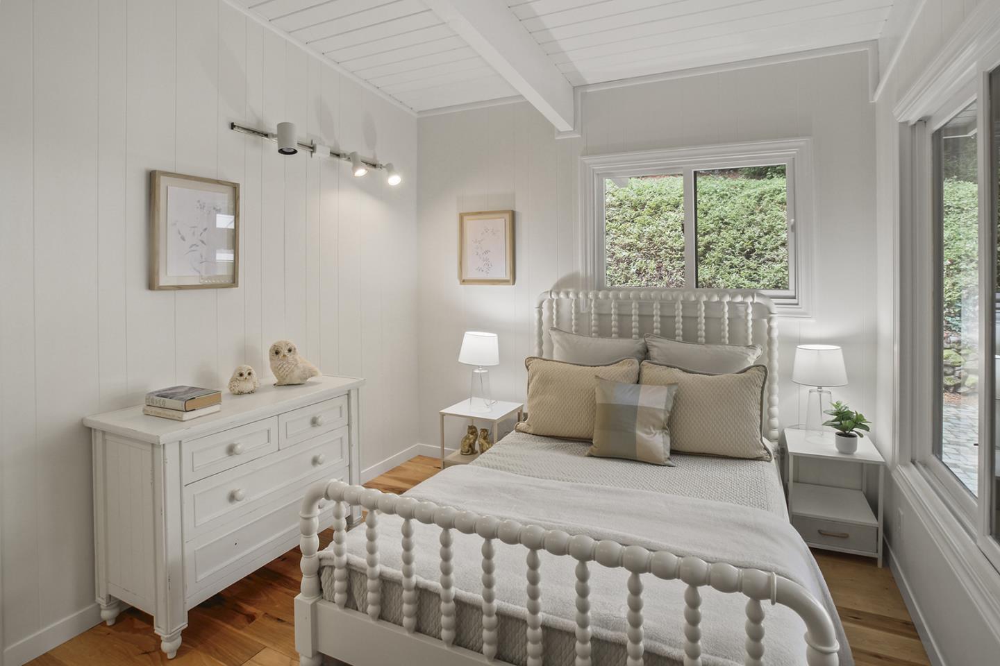 Detail Gallery Image 20 of 43 For 320 Grandview Dr, Woodside,  CA 94062 - 4 Beds | 3 Baths