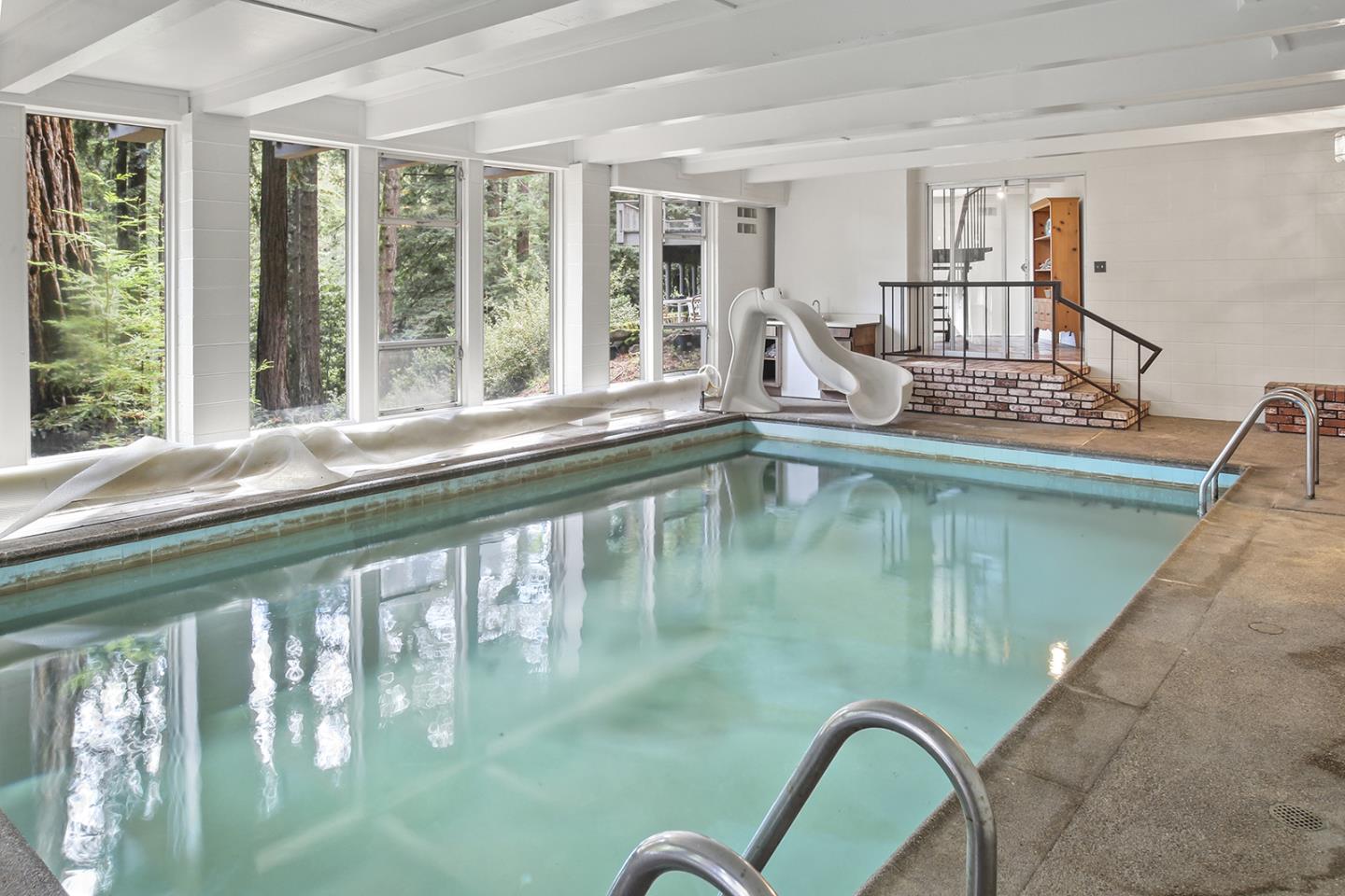 Detail Gallery Image 30 of 43 For 320 Grandview Dr, Woodside,  CA 94062 - 4 Beds | 3 Baths