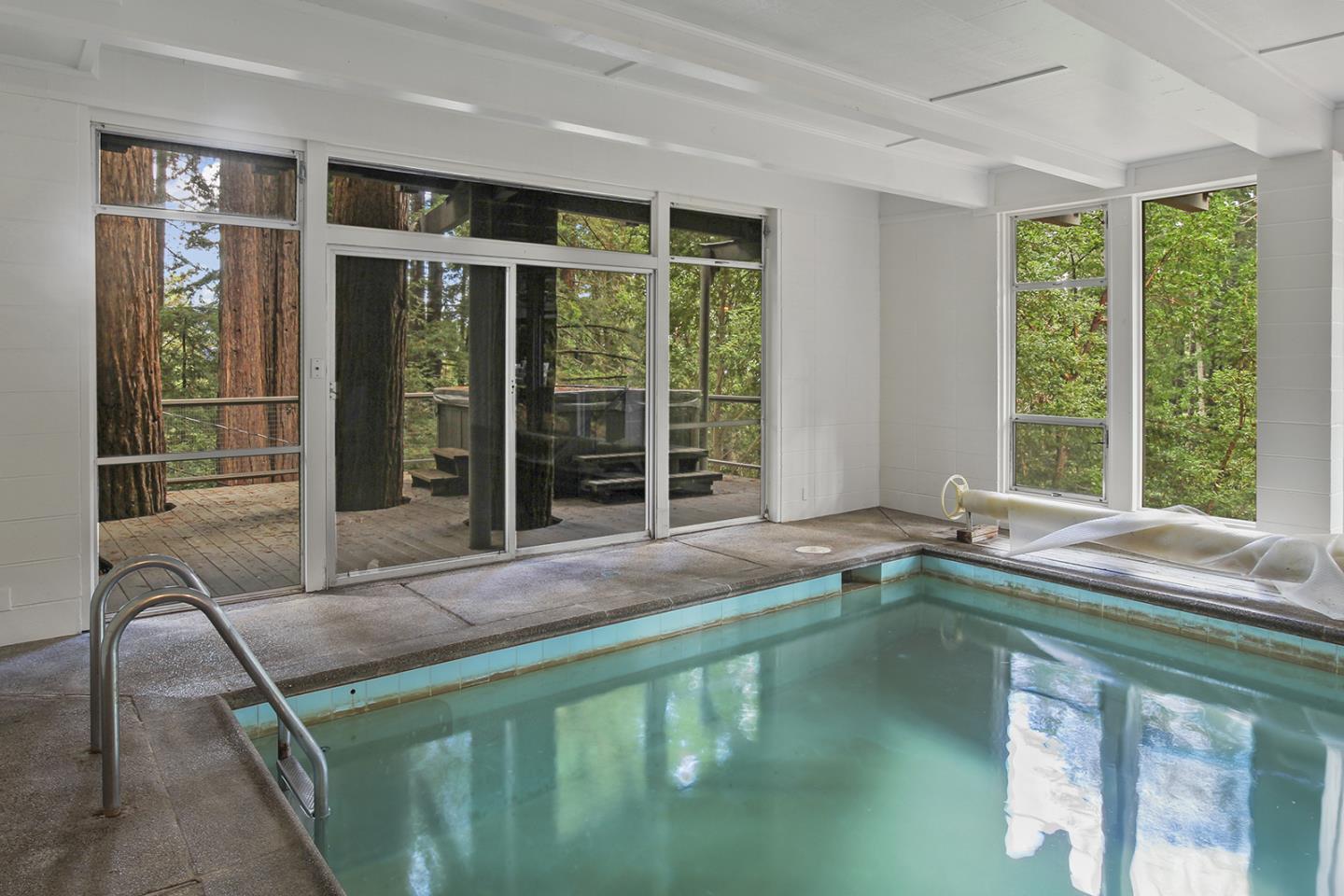 Detail Gallery Image 32 of 43 For 320 Grandview Dr, Woodside,  CA 94062 - 4 Beds | 3 Baths