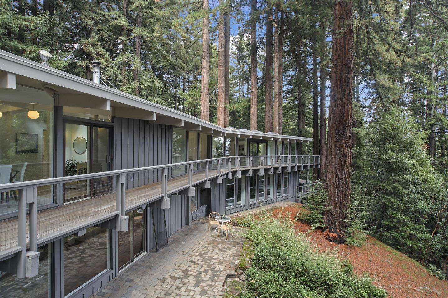 Detail Gallery Image 36 of 43 For 320 Grandview Dr, Woodside,  CA 94062 - 4 Beds | 3 Baths