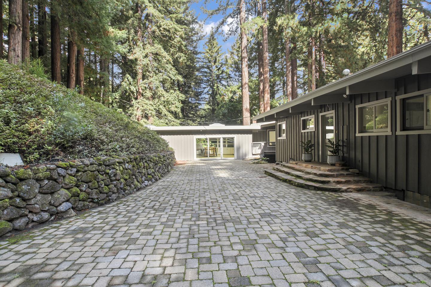 Detail Gallery Image 37 of 43 For 320 Grandview Dr, Woodside,  CA 94062 - 4 Beds | 3 Baths