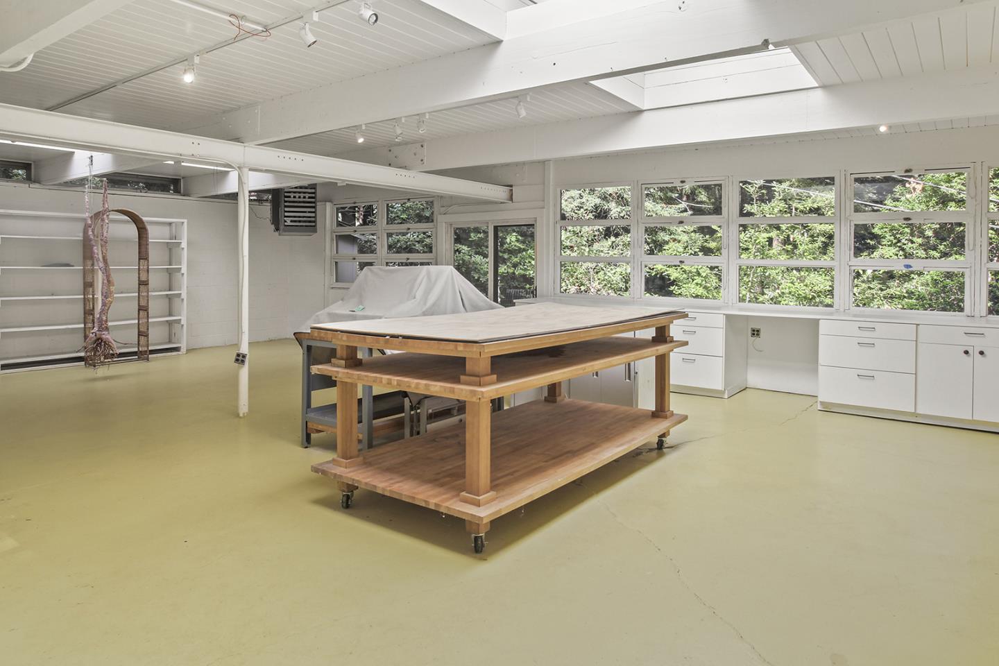 Detail Gallery Image 39 of 43 For 320 Grandview Dr, Woodside,  CA 94062 - 4 Beds | 3 Baths