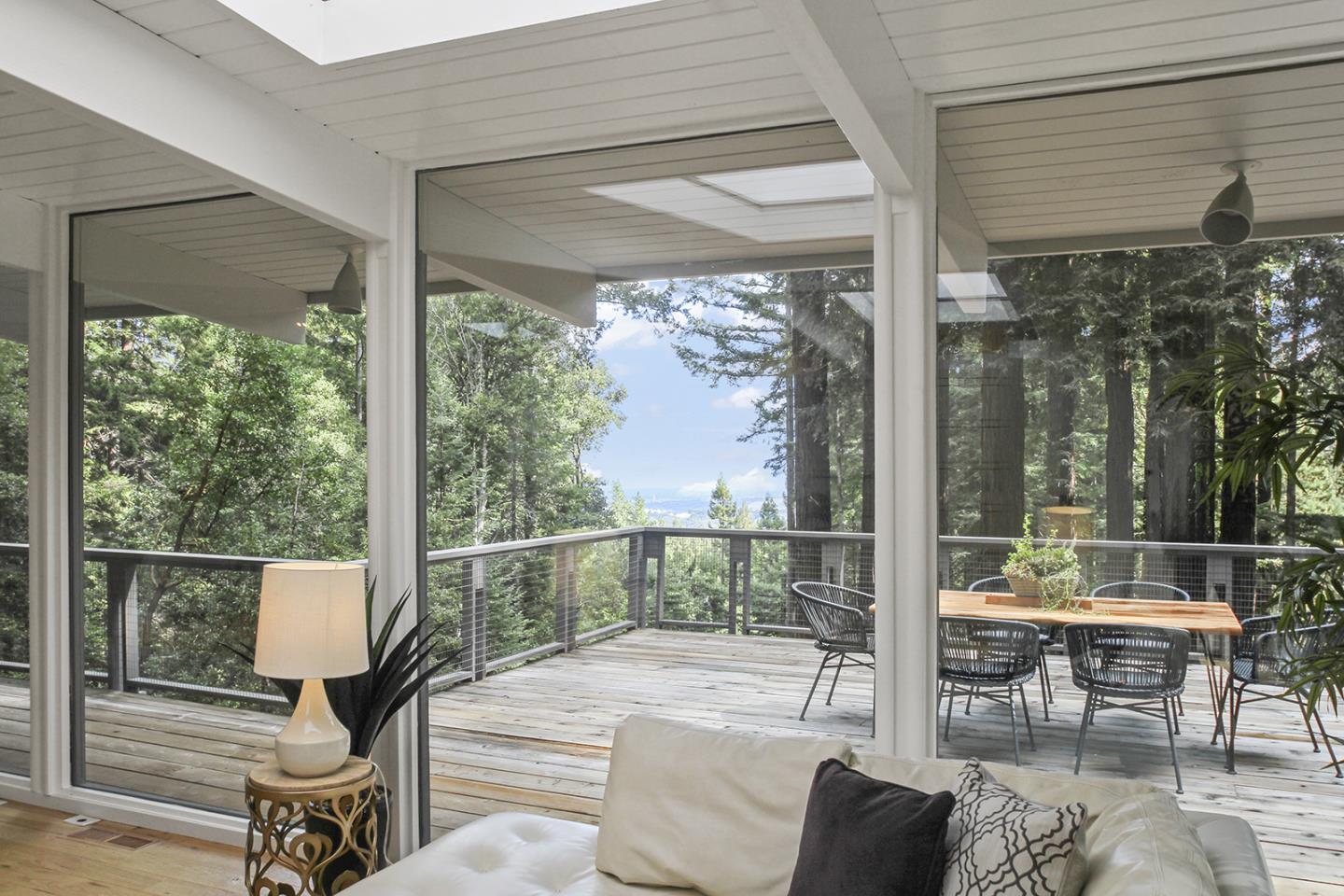 Detail Gallery Image 7 of 43 For 320 Grandview Dr, Woodside,  CA 94062 - 4 Beds | 3 Baths