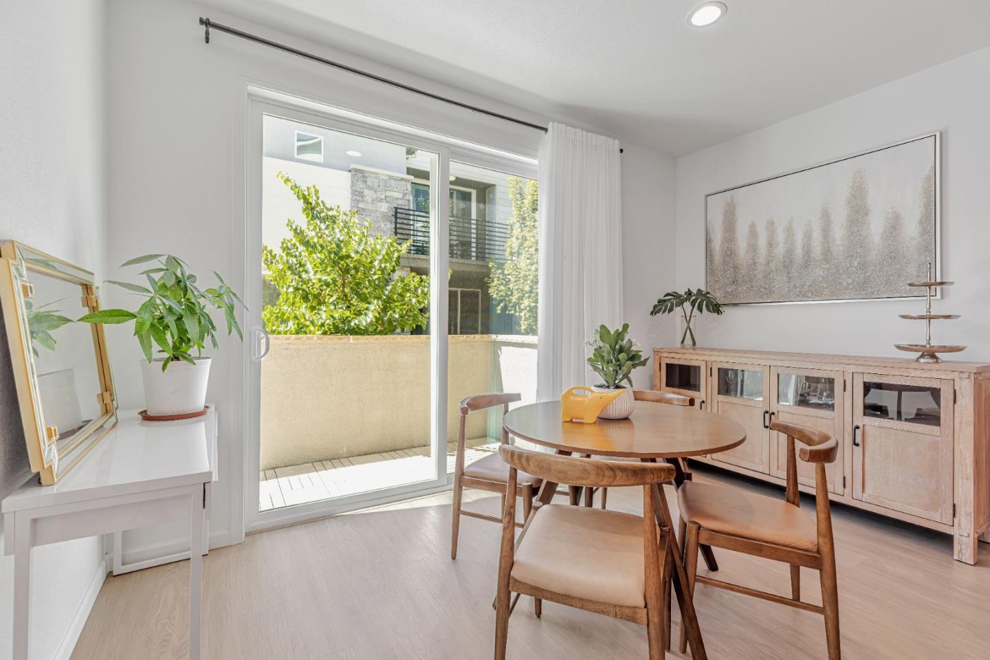 Detail Gallery Image 10 of 51 For 5565 Holly Bay Ave, Dublin,  CA 94568 - 4 Beds | 3/1 Baths