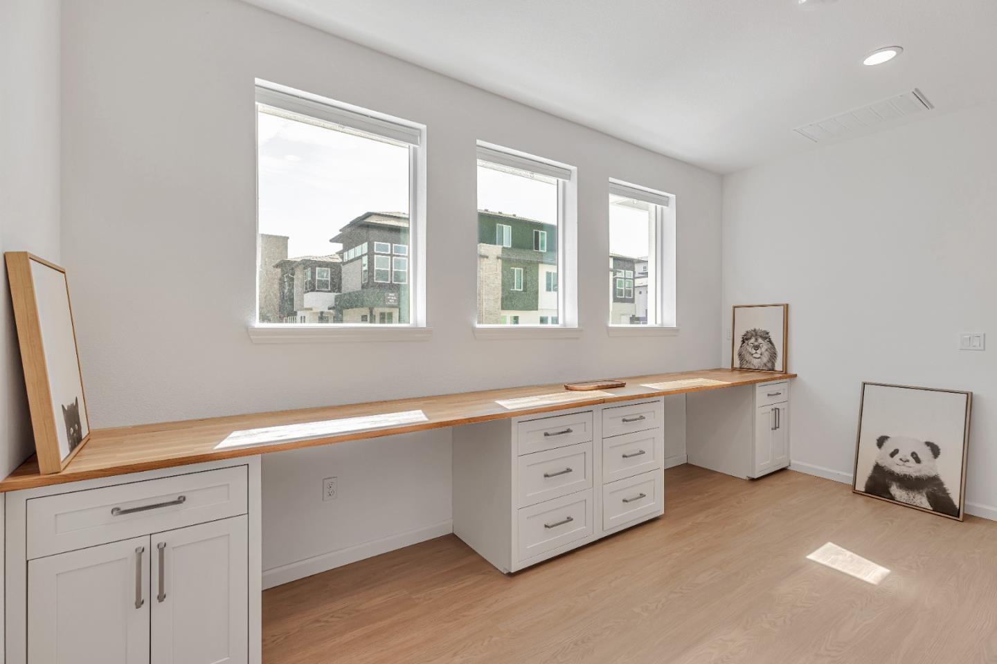 Detail Gallery Image 13 of 51 For 5565 Holly Bay Ave, Dublin,  CA 94568 - 4 Beds | 3/1 Baths