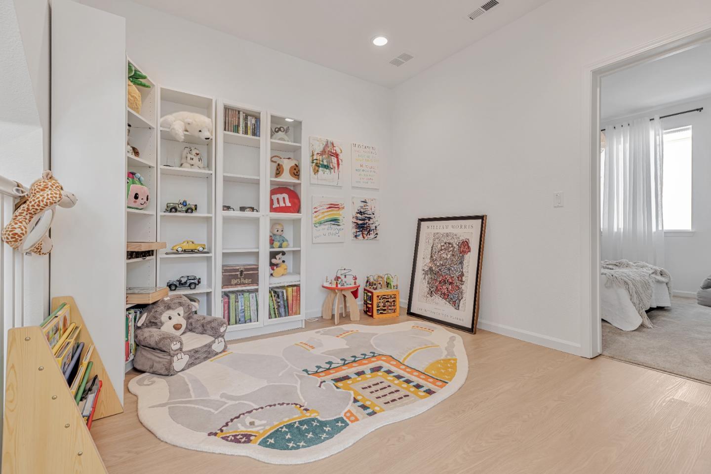 Detail Gallery Image 14 of 51 For 5565 Holly Bay Ave, Dublin,  CA 94568 - 4 Beds | 3/1 Baths