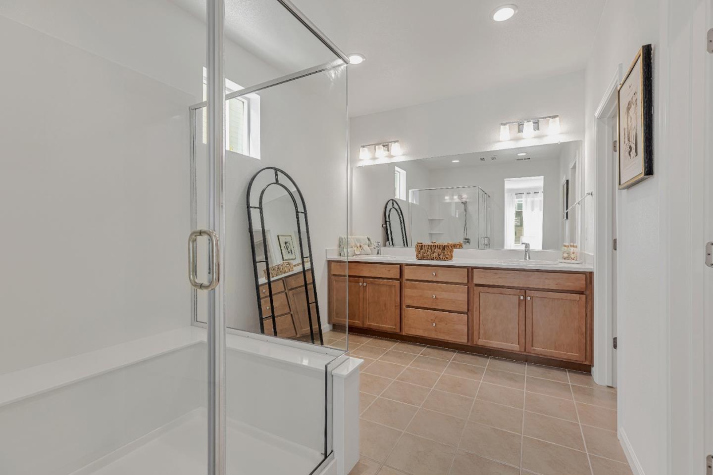 Detail Gallery Image 18 of 51 For 5565 Holly Bay Ave, Dublin,  CA 94568 - 4 Beds | 3/1 Baths