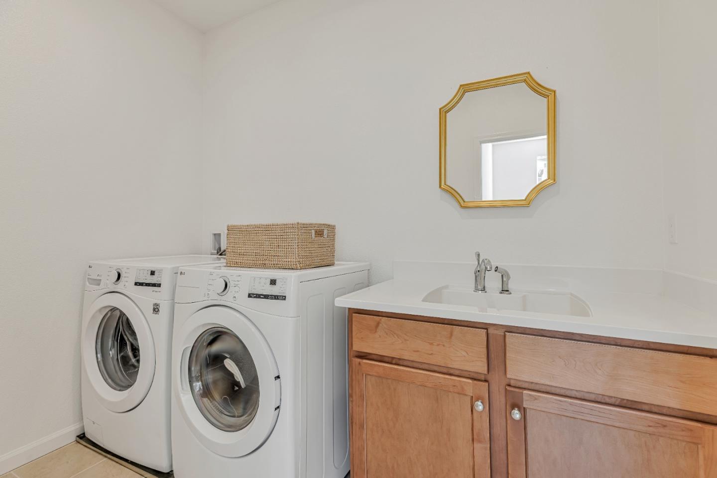 Detail Gallery Image 21 of 51 For 5565 Holly Bay Ave, Dublin,  CA 94568 - 4 Beds | 3/1 Baths