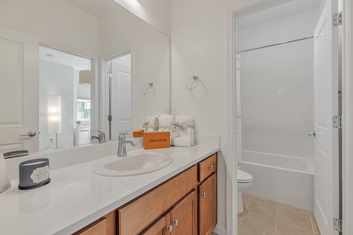 Detail Gallery Image 26 of 51 For 5565 Holly Bay Ave, Dublin,  CA 94568 - 4 Beds | 3/1 Baths