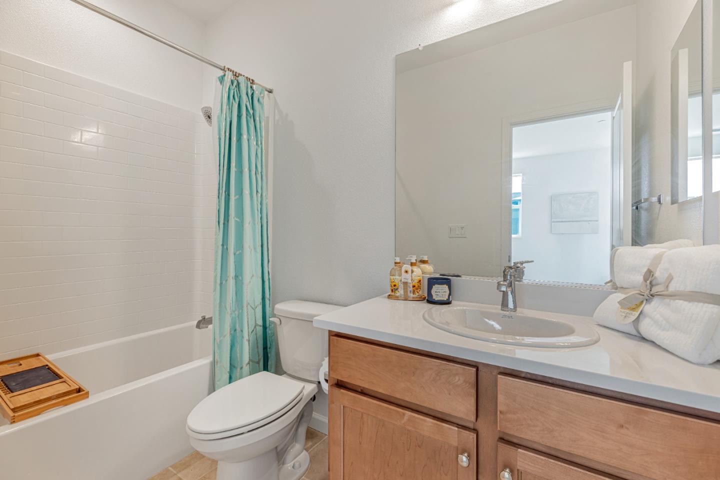 Detail Gallery Image 30 of 51 For 5565 Holly Bay Ave, Dublin,  CA 94568 - 4 Beds | 3/1 Baths