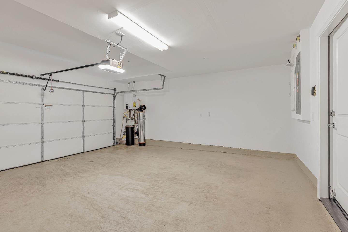 Detail Gallery Image 33 of 51 For 5565 Holly Bay Ave, Dublin,  CA 94568 - 4 Beds | 3/1 Baths