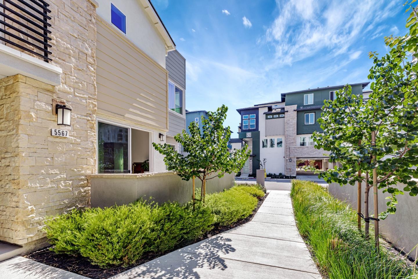 Detail Gallery Image 35 of 51 For 5565 Holly Bay Ave, Dublin,  CA 94568 - 4 Beds | 3/1 Baths