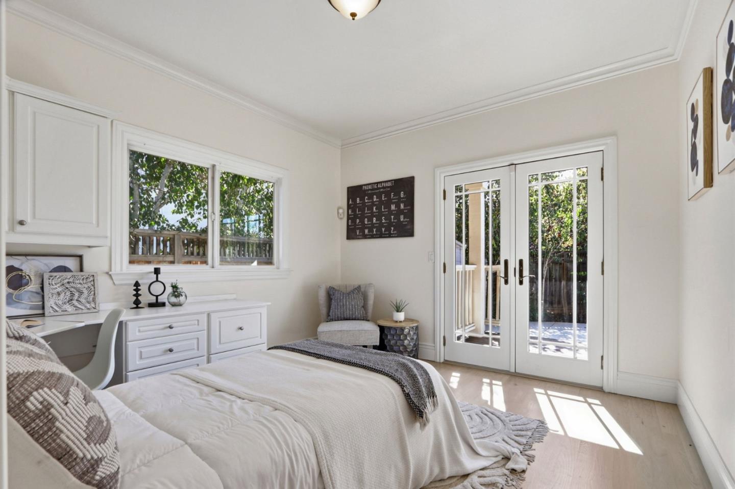 Detail Gallery Image 20 of 46 For 1951 Plymouth St, Mountain View,  CA 94043 - 4 Beds | 3 Baths