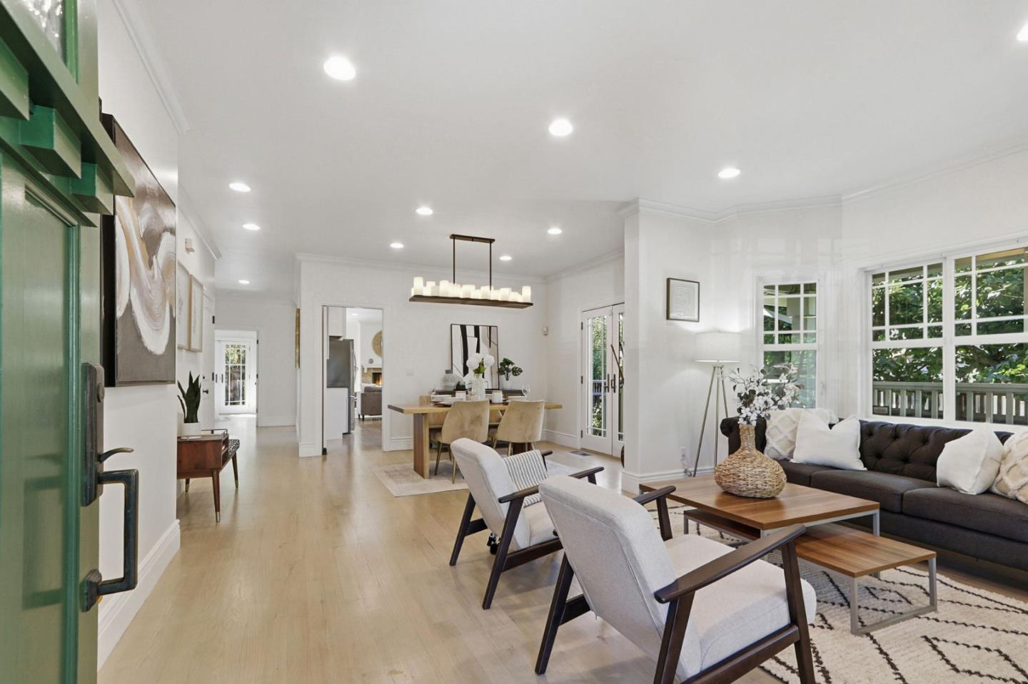 Detail Gallery Image 6 of 46 For 1951 Plymouth St, Mountain View,  CA 94043 - 4 Beds | 3 Baths