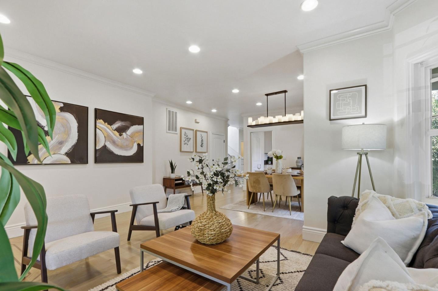 Detail Gallery Image 8 of 46 For 1951 Plymouth St, Mountain View,  CA 94043 - 4 Beds | 3 Baths