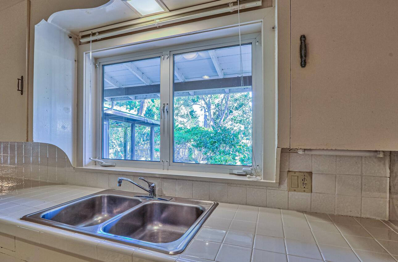 Detail Gallery Image 13 of 20 For 2983 Crescent Rd, Pebble Beach,  CA 93953 - 3 Beds | 1/1 Baths