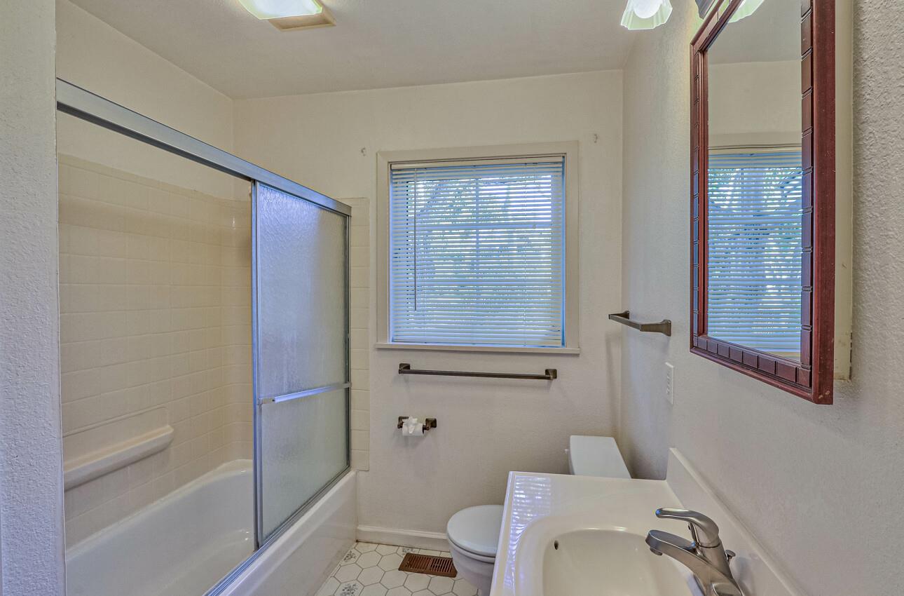 Detail Gallery Image 17 of 20 For 2983 Crescent Rd, Pebble Beach,  CA 93953 - 3 Beds | 1/1 Baths