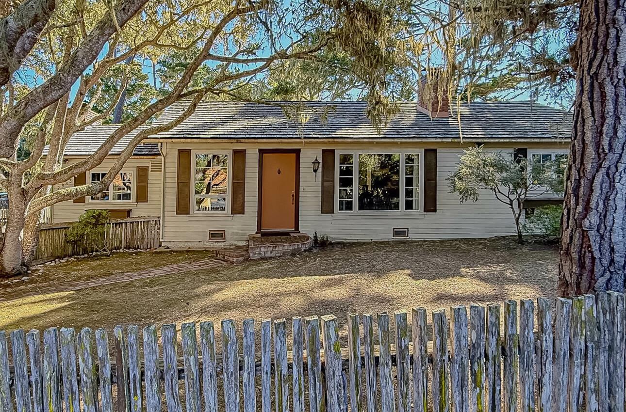 Detail Gallery Image 2 of 20 For 2983 Crescent Rd, Pebble Beach,  CA 93953 - 3 Beds | 1/1 Baths