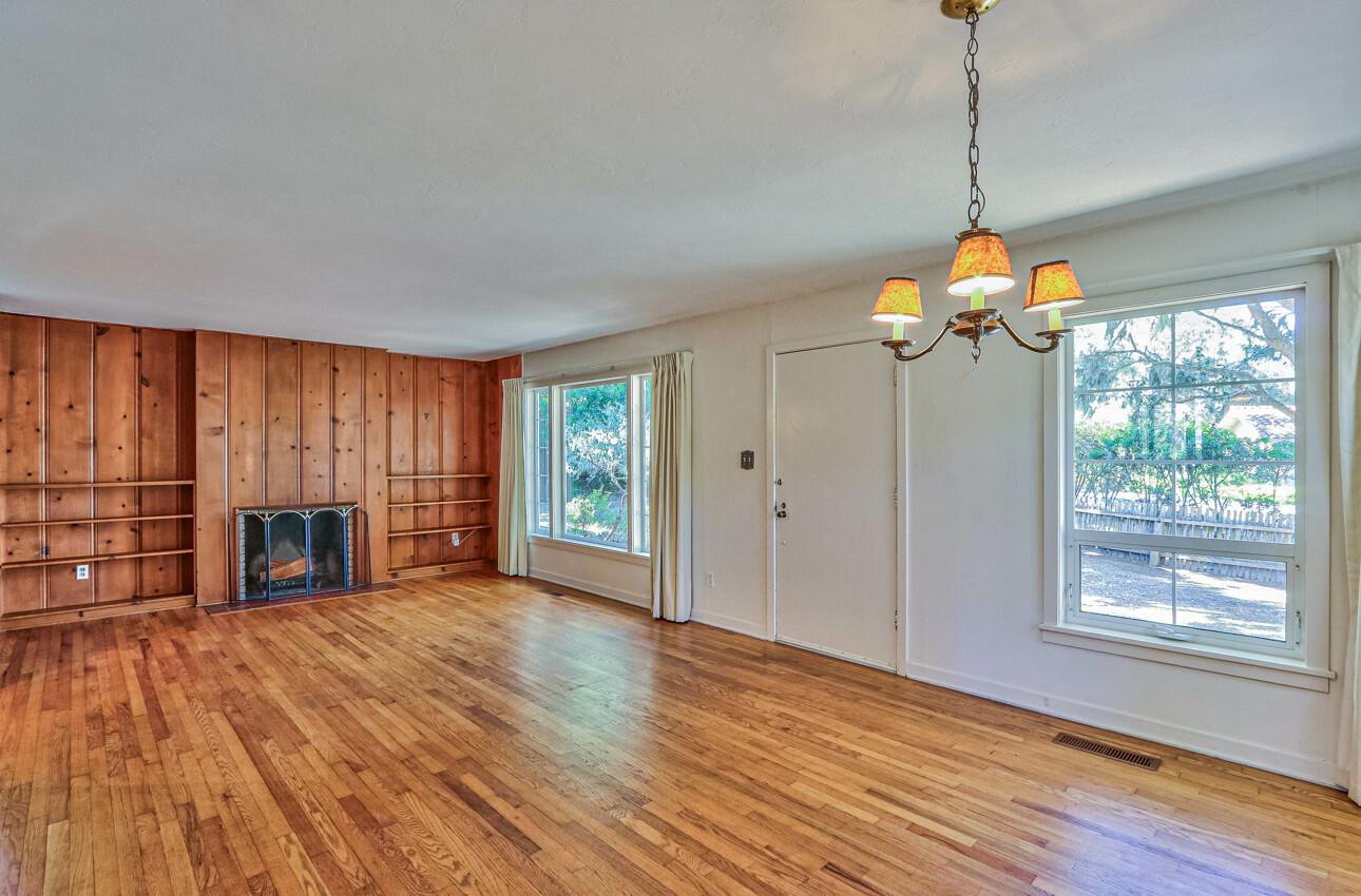 Detail Gallery Image 7 of 20 For 2983 Crescent Rd, Pebble Beach,  CA 93953 - 3 Beds | 1/1 Baths