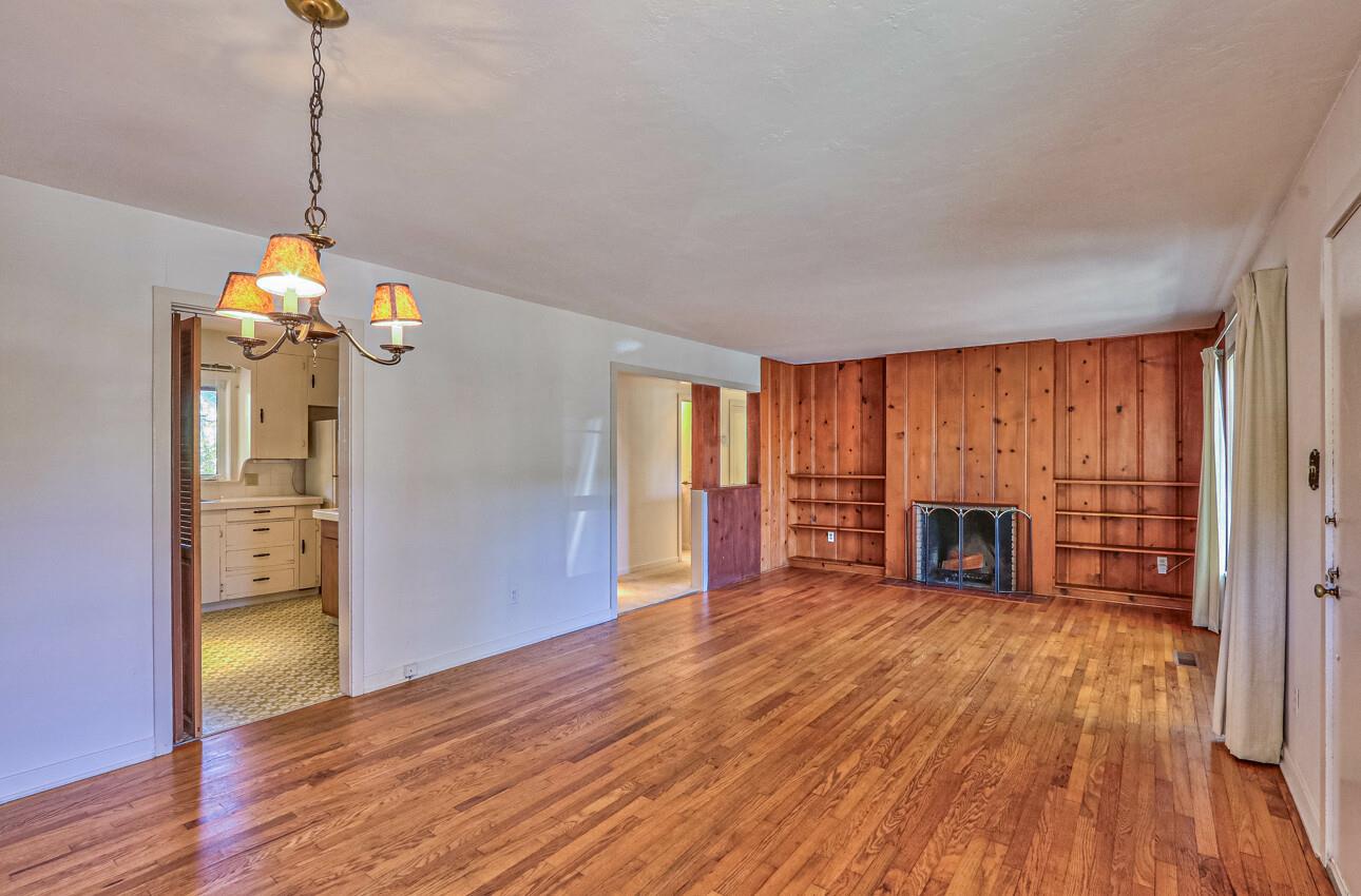 Detail Gallery Image 8 of 20 For 2983 Crescent Rd, Pebble Beach,  CA 93953 - 3 Beds | 1/1 Baths