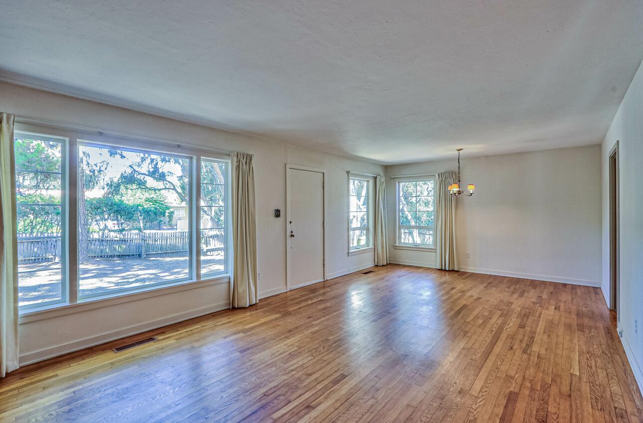 Detail Gallery Image 9 of 20 For 2983 Crescent Rd, Pebble Beach,  CA 93953 - 3 Beds | 1/1 Baths