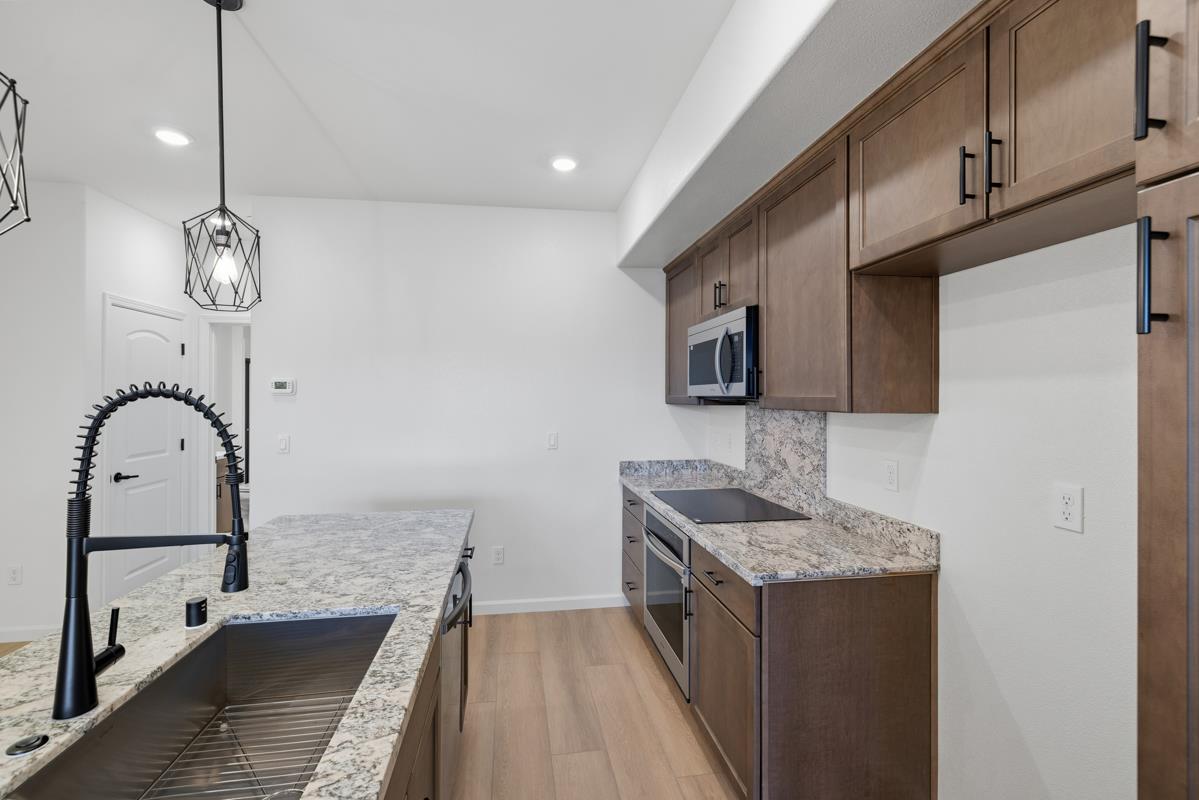 Detail Gallery Image 10 of 34 For 3824-3824a Norbridge Ave, Castro Valley,  CA 94546 - 4 Beds | 4 Baths