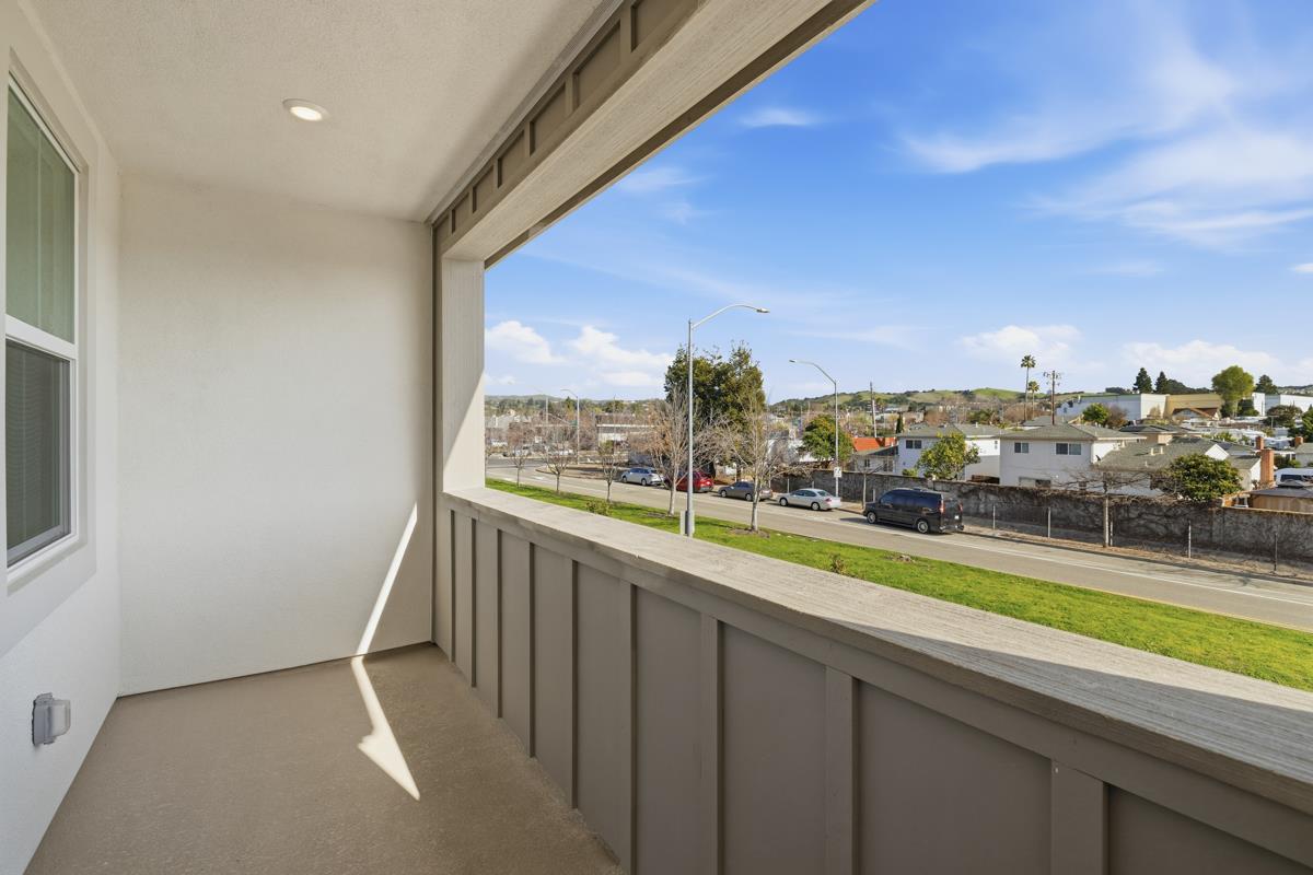 Detail Gallery Image 12 of 34 For 3824-3824a Norbridge Ave, Castro Valley,  CA 94546 - 4 Beds | 4 Baths