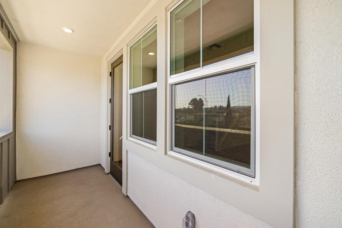 Detail Gallery Image 13 of 34 For 3824-3824a Norbridge Ave, Castro Valley,  CA 94546 - 4 Beds | 4 Baths