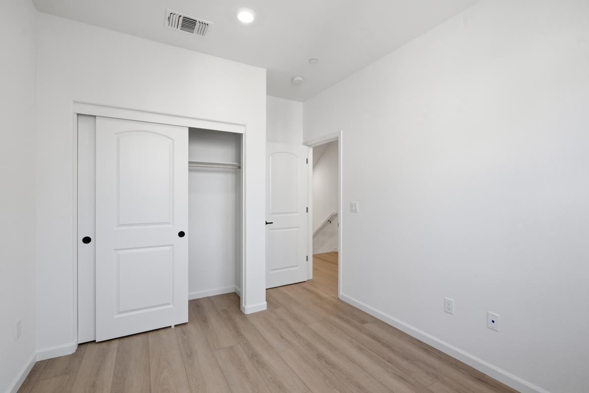 Detail Gallery Image 15 of 34 For 3824-3824a Norbridge Ave, Castro Valley,  CA 94546 - 4 Beds | 4 Baths