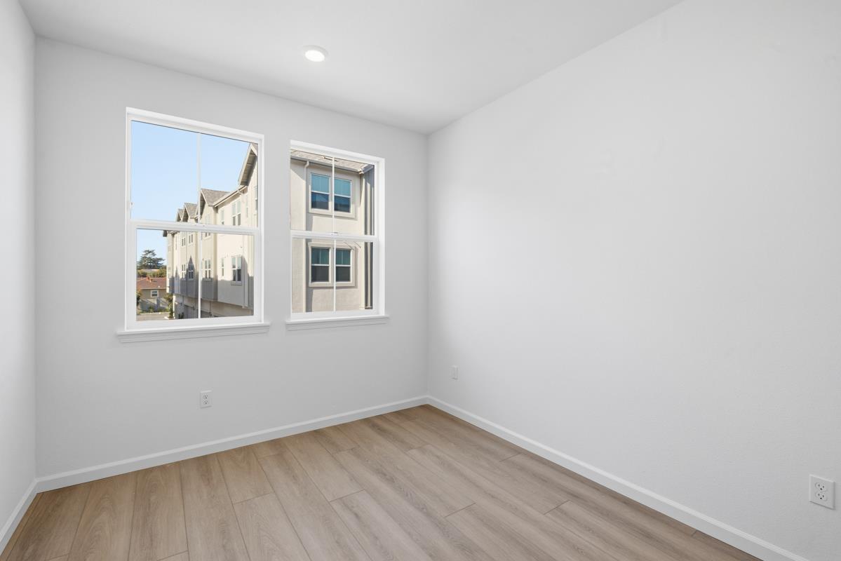 Detail Gallery Image 18 of 34 For 3824-3824a Norbridge Ave, Castro Valley,  CA 94546 - 4 Beds | 4 Baths