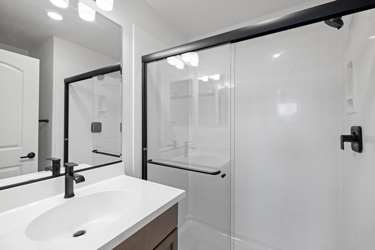 Detail Gallery Image 34 of 34 For 3824-3824a Norbridge Ave, Castro Valley,  CA 94546 - 4 Beds | 4 Baths