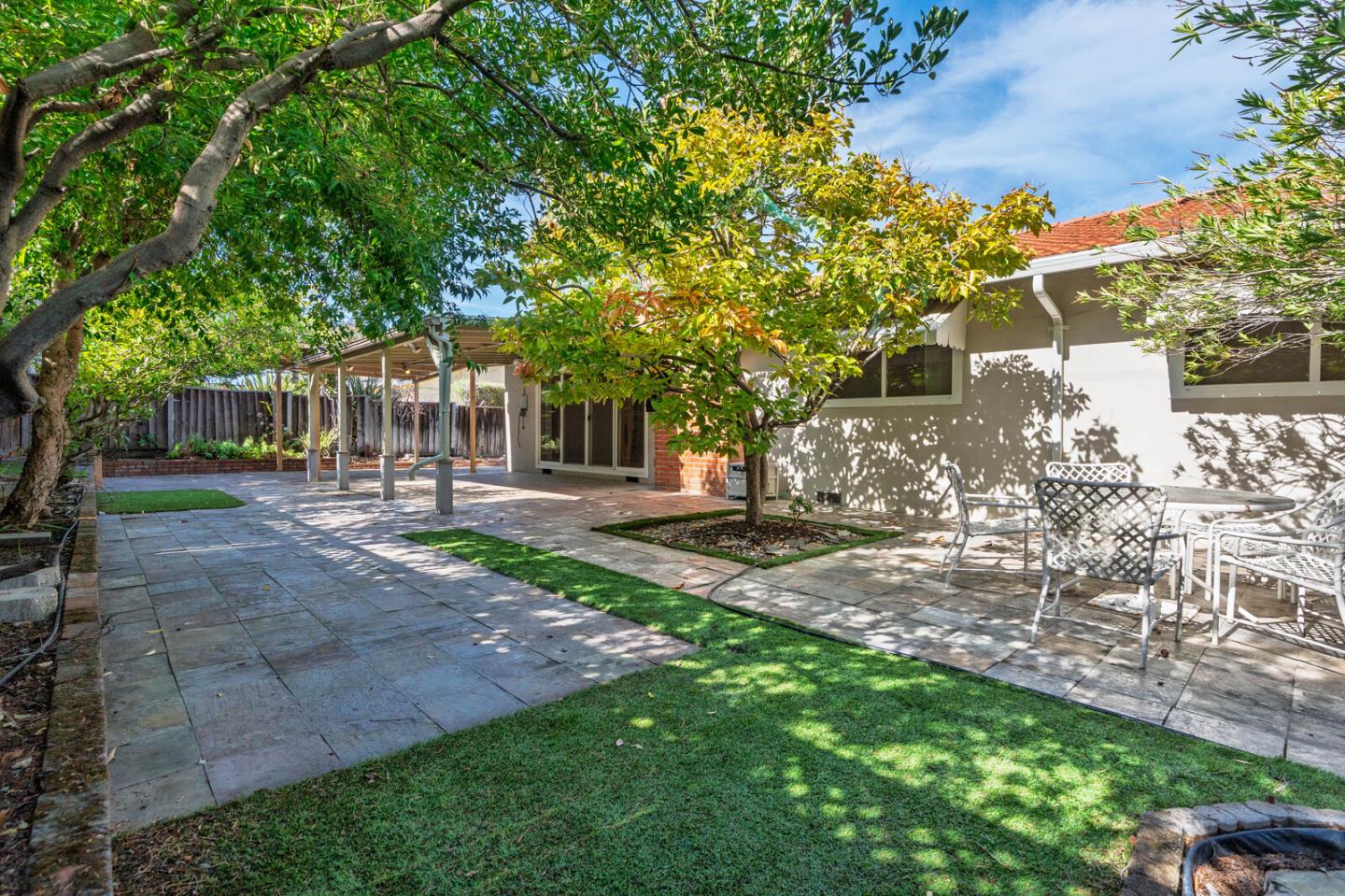 Detail Gallery Image 11 of 12 For 1014 W Homestead Rd, Sunnyvale,  CA 94087 - 4 Beds | 2 Baths