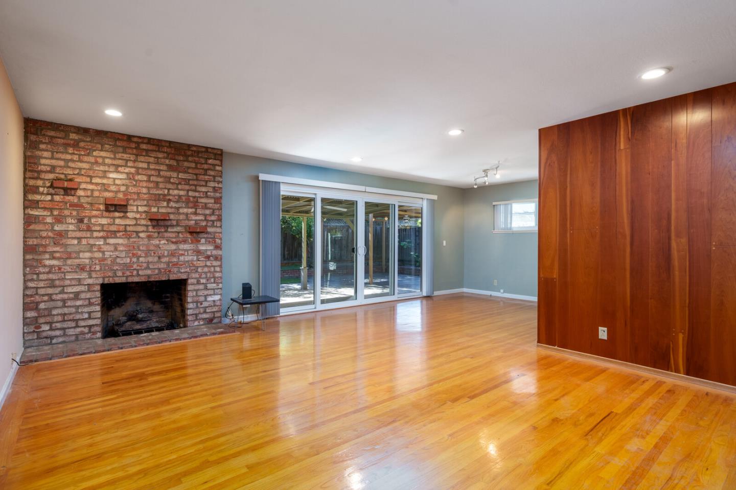 Detail Gallery Image 2 of 12 For 1014 W Homestead Rd, Sunnyvale,  CA 94087 - 4 Beds | 2 Baths