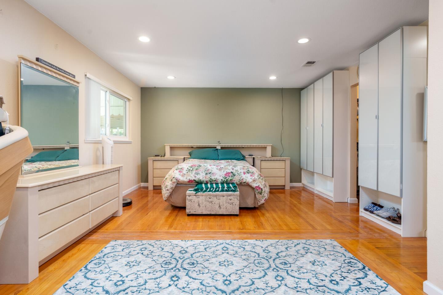 Detail Gallery Image 8 of 12 For 1014 W Homestead Rd, Sunnyvale,  CA 94087 - 4 Beds | 2 Baths