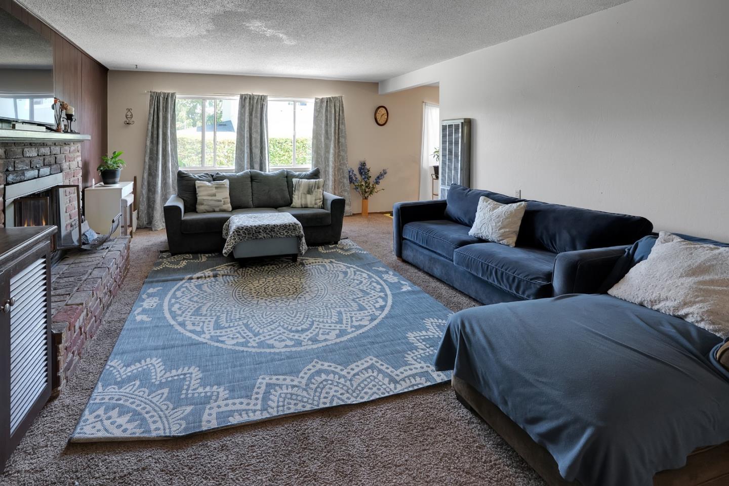 Detail Gallery Image 6 of 44 For 2030 Kinsley St, Santa Cruz,  CA 95062 - – Beds | – Baths