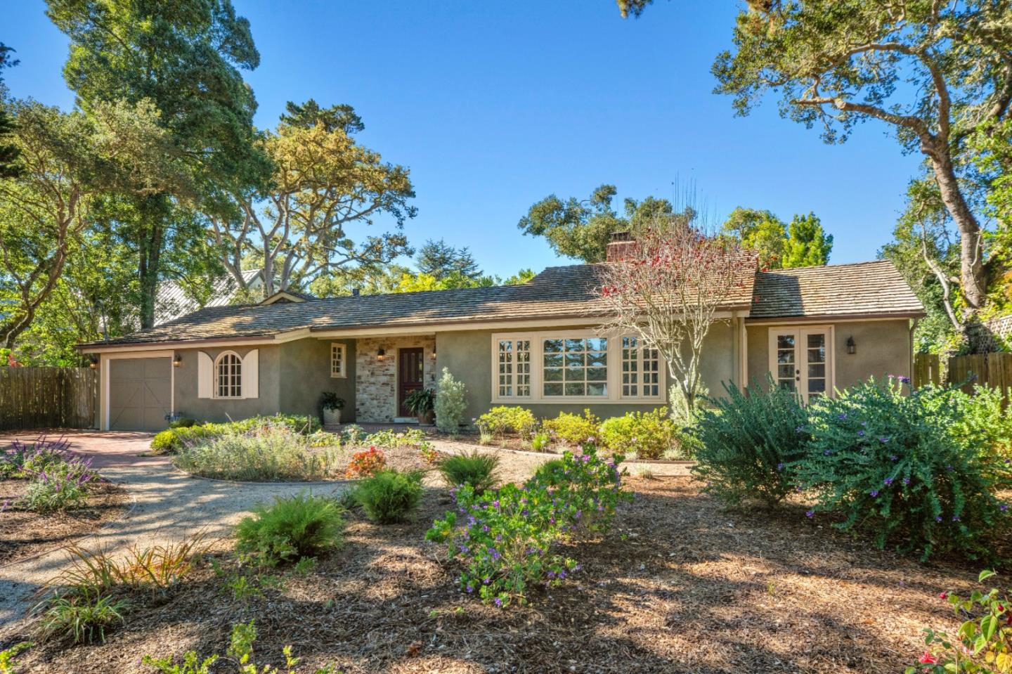 Detail Gallery Image 3 of 40 For 24320 San Pedro Ln, Carmel,  CA 93923 - 3 Beds | 2 Baths