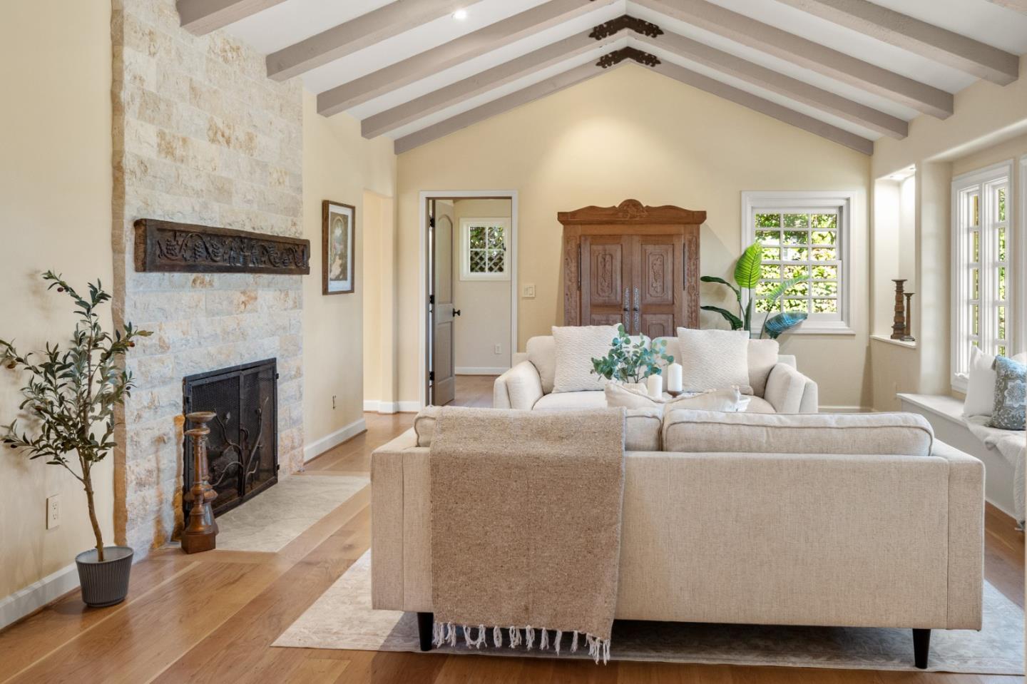 Detail Gallery Image 5 of 40 For 24320 San Pedro Ln, Carmel,  CA 93923 - 3 Beds | 2 Baths