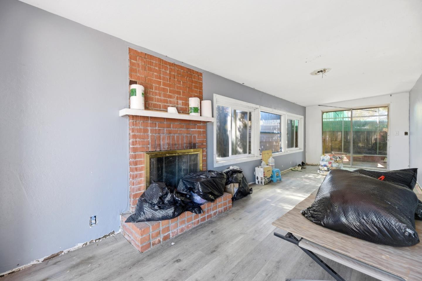 Detail Gallery Image 10 of 23 For 701 W 14th St, Antioch,  CA 94509 - 4 Beds | 2/1 Baths